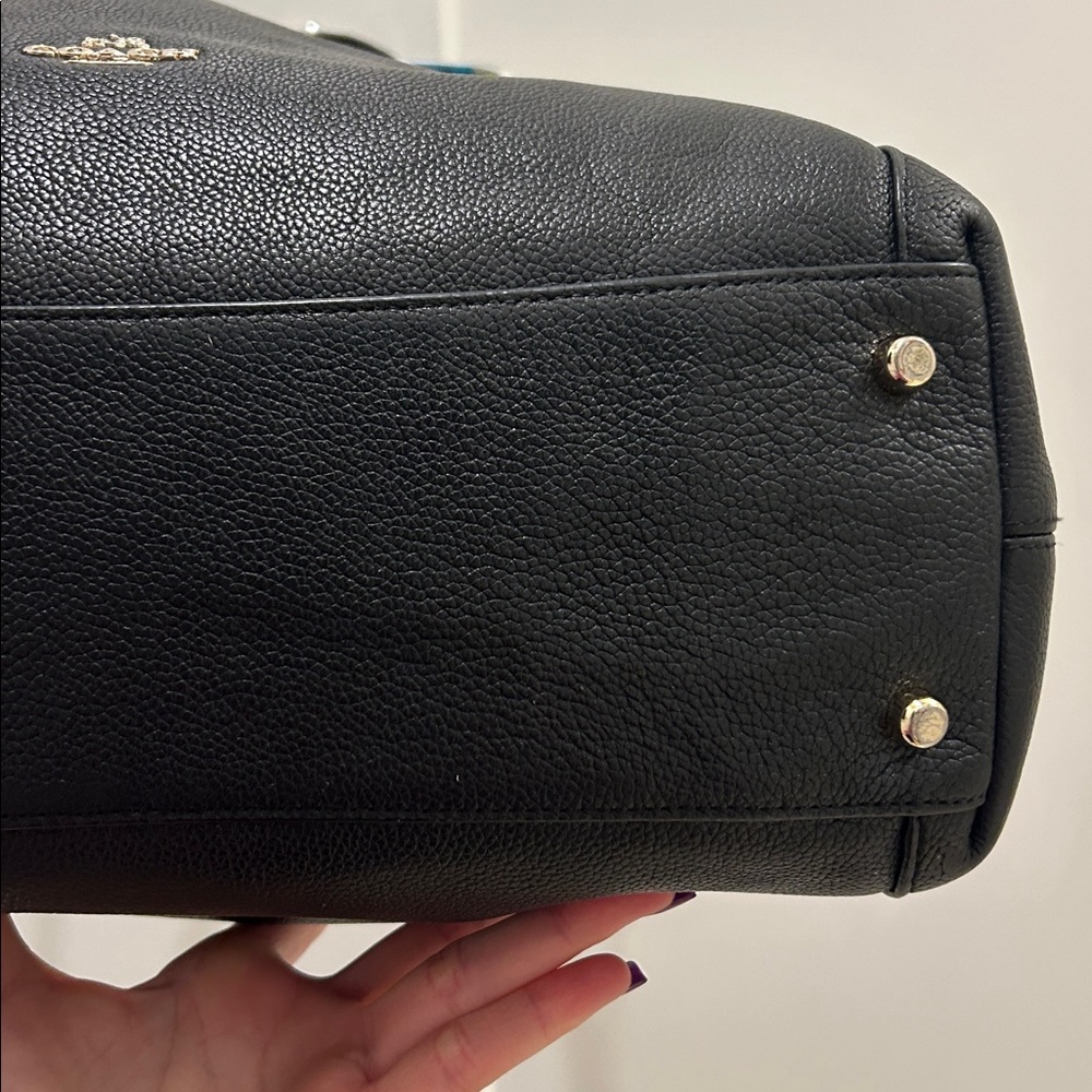 Coach Edie Shoulder Bag 31 in Pebbled Leather - Picture 16 of 17